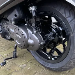Vespa Sprint Agaath Grijs Full Option 2026