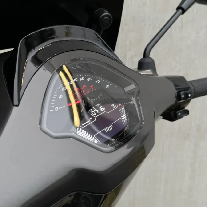 Vespa Sprint Agaath Grijs Full Option 2026