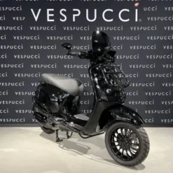 Vespa Sprint – Black on Black