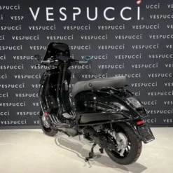 Vespa Sprint – Black on Black