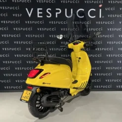 Vespa Sprint – Black & Yellow
