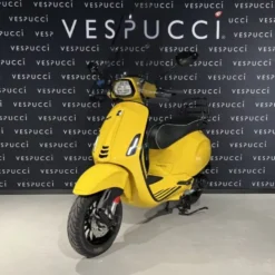 Vespa Sprint – Black & Yellow