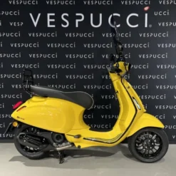 Vespa Sprint – Black & Yellow