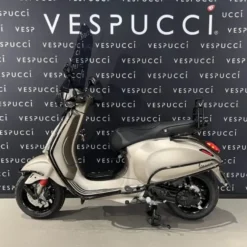 Vespa Sprint – champagne gold