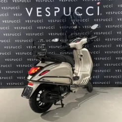 Vespa Sprint – champagne gold