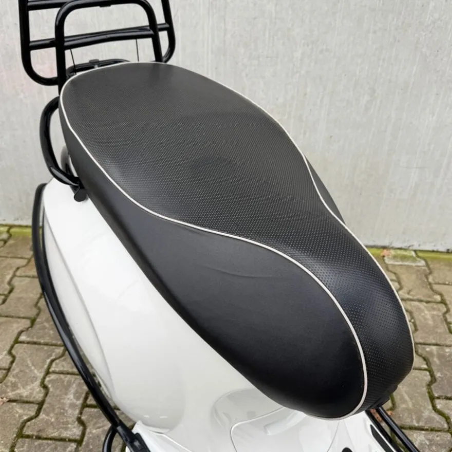 Vespa Sprint Glans Wit FJP-51-F