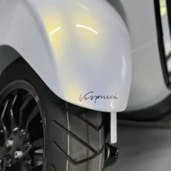 Vespa Sprint – Glossy white pearle