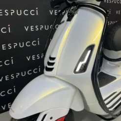 Vespa Sprint – Glossy white pearle