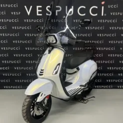 Vespa Sprint – Glossy white pearle