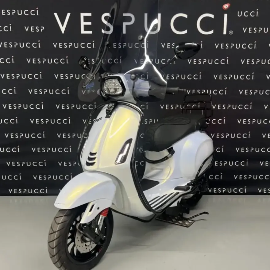Vespa Sprint – Glossy white pearle