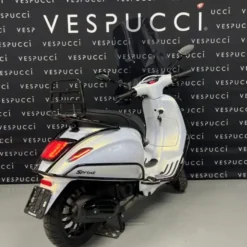 Vespa Sprint – Glossy white pearle