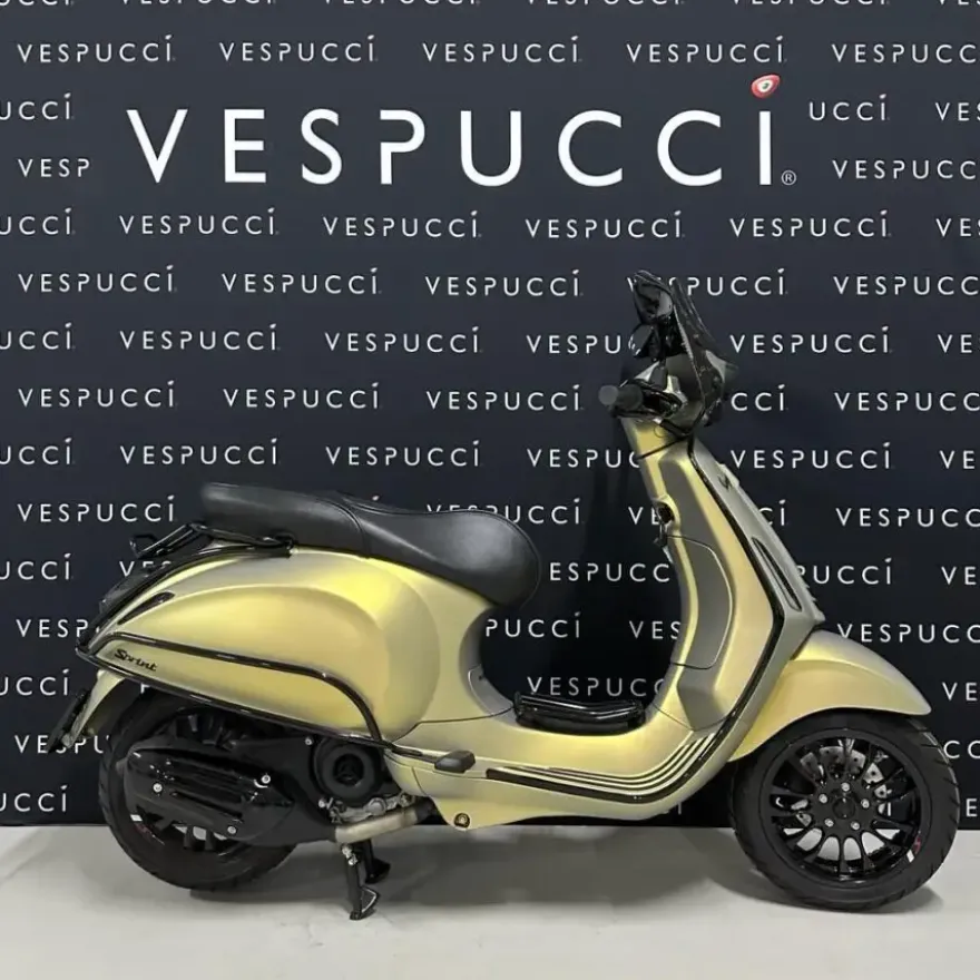 Vespa Sprint – 18K Gold