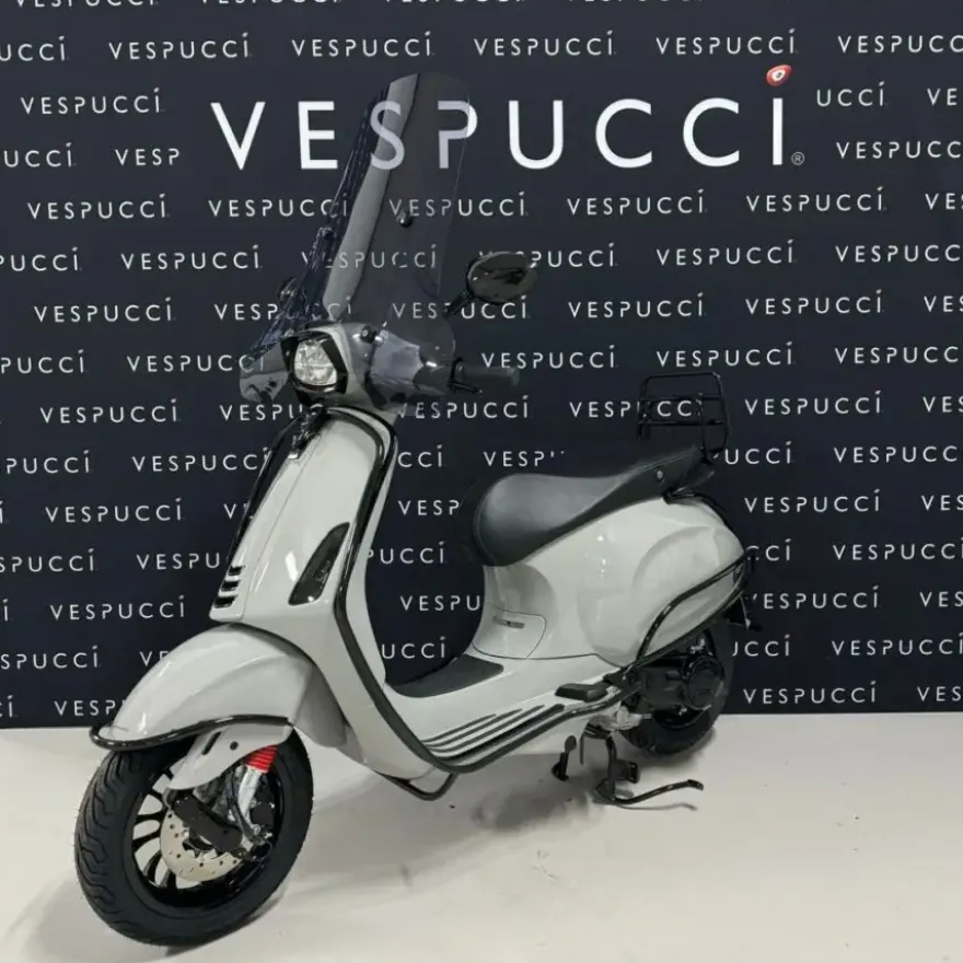 Vespa Sprint – Krijt Grijs