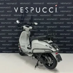 Vespa Sprint – Krijt Grijs