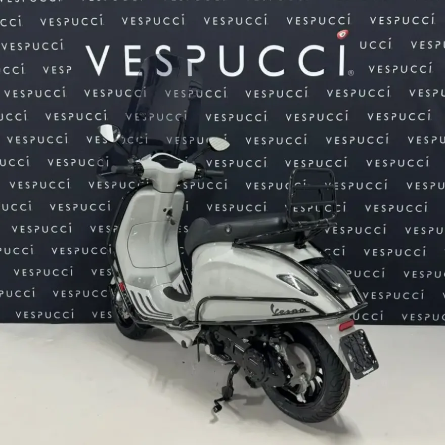 Vespa Sprint – Krijt Grijs