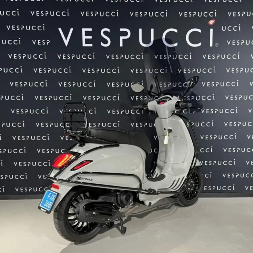 Vespa Sprint – krijt grijs