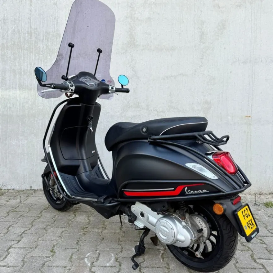 Vespa Sprint Mat Zwart FGZ-95-K