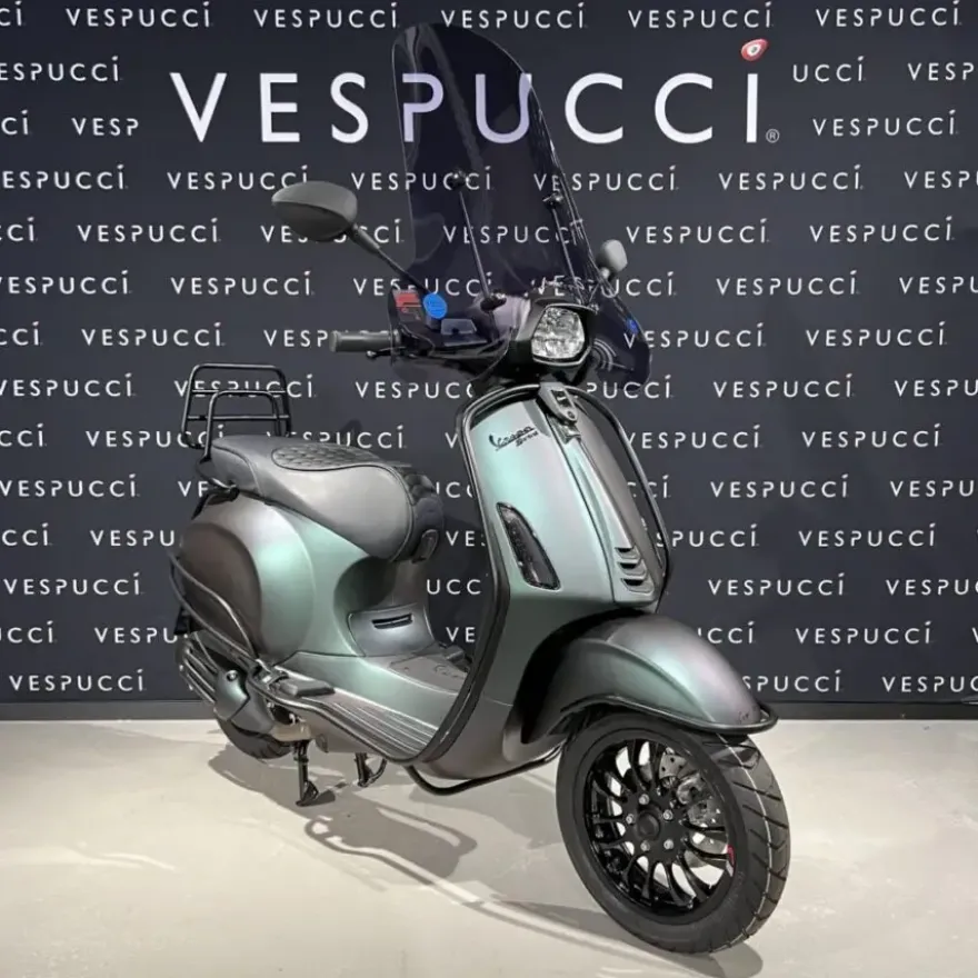 Vespa Sprint – Opaco cycle green
