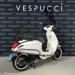 Vespa Sprint – White x black